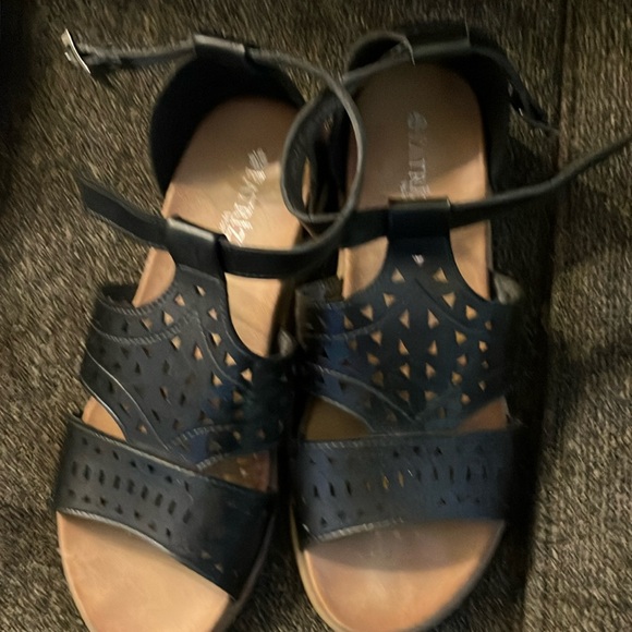 Leather sandals by Patrizia made in Italy - Picture 2 of 5